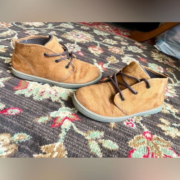 Oshkosh Brown Suede Lace up Ankle moccasin style Boot Shoes • size 3 big boys - Picture 2 of 16